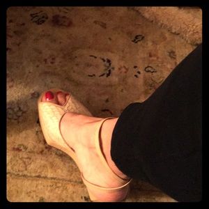 Stephane Kelian Wedges in tan